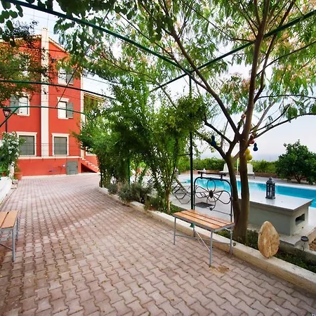 Liogerma House Apartment *